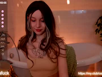 girl
        concept_girl cam image #944112