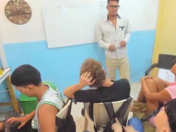 couple Milf & Teen Sex Cam Girls with julian_bubafogo