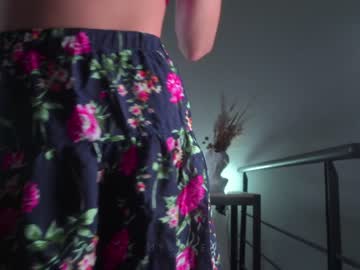 girl
        mystikei cam image #997033