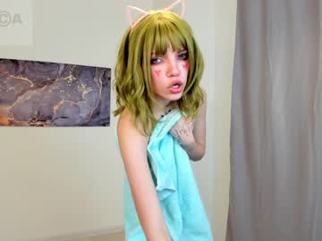 girl
        lisa_milkis cam image #441932