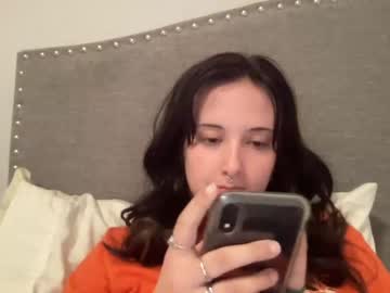 girl
        rebeccaryder333 cam image #438075