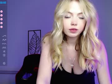 girl
        small_blondee cam image #916512