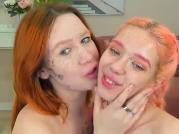 couple Milf & Teen Sex Cam Girls with lily_tobin