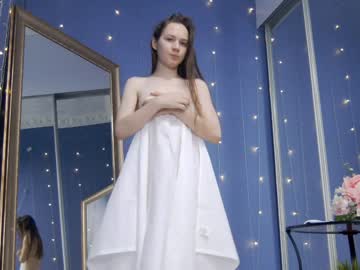 girl
        kriskras__ cam image #2099561