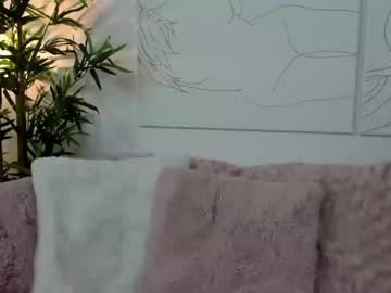 girl
        mbca cam image #2189508