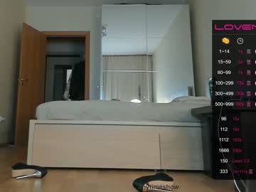 couple
        theanytimeshow cam image #1161598