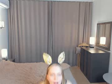 girl
        may_wow cam image #3091861