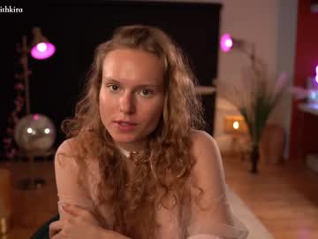 girl
        chillwithkira cam image #1219244