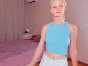girl Milf & Teen Sex Cam Girls with evelyncantu