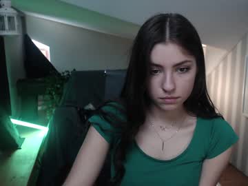 girl
        _nel cam image #14158
