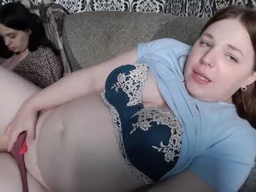 girl
        your_madhurricane cam image #2997429