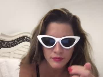 girl
        mistyryder23 cam image #1932157