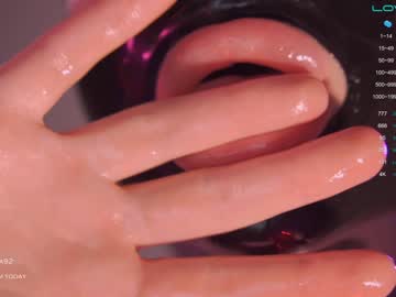 girl
        bronnica cam image #1341721