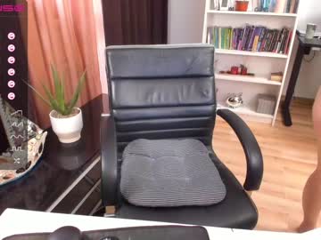 couple
        crissnight cam image #231514