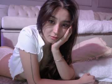 girl
        sarasuo cam image #2352966