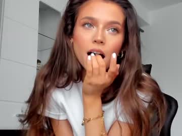 girl
        isia_slay cam image #734948