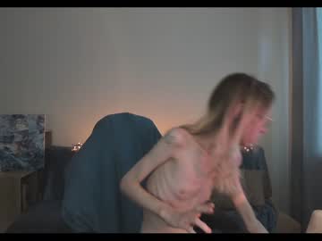 girl
        amber_quell_here cam image #2273359