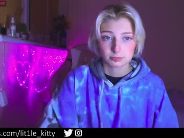 girl
        lit1le_kitty_ cam image #210734