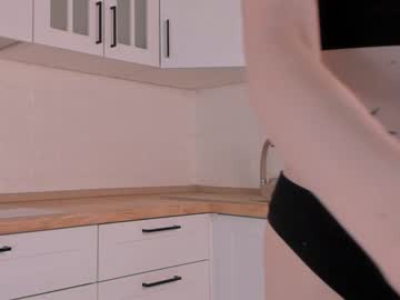 girl
        loribanks cam image #1152301