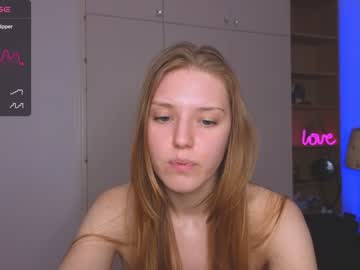 girl
        hichatur cam image #2810576