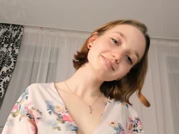 girl
        constancefyr cam image #1887495