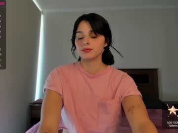 girl
        yourfreakygirl cam image #701208