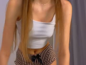 girl
        wanda_robinson cam image #2951114
