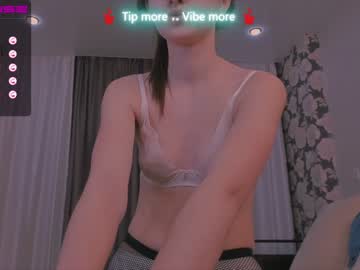 girl
        lisaharveys cam image #702238