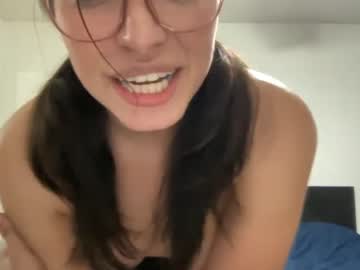 girl
        itsarielford cam image #659664