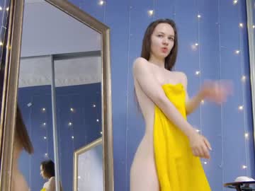 girl
        kriskras__ cam image #1899141