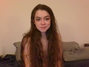 girl
        rosegold18 cam image #193955