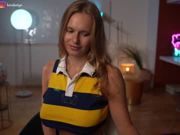 girl
        chillwithkira cam image #2225747