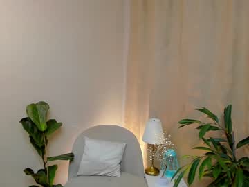 girl
        dufni_duff cam image #3390229
