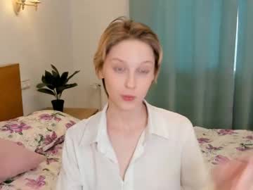 girl
        alisondrakes cam image #3041455