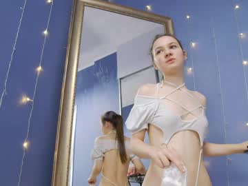 girl
        kriskras__ cam image #2594730