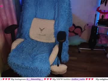 girl
        _biscuitty cam image #1580036