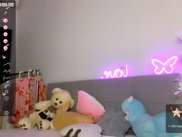 girl
        small_blondee cam image #1758149