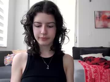 girl
        frenchava cam image #1456395