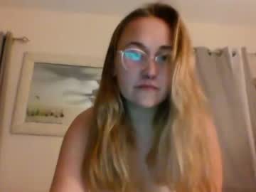 girl Milf & Teen Sex Cam Girls with hazelsilver