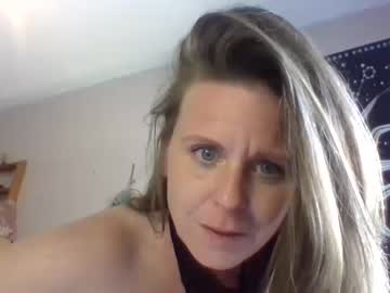 girl
        naughtyymarie420 cam image #1800694