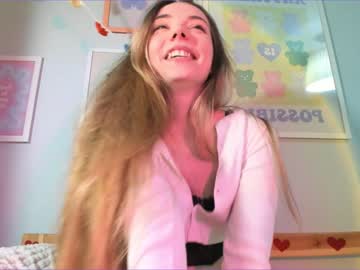 girl
        thisisamelia cam image #3272031