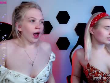 girl
        small_blondee cam image #1245197