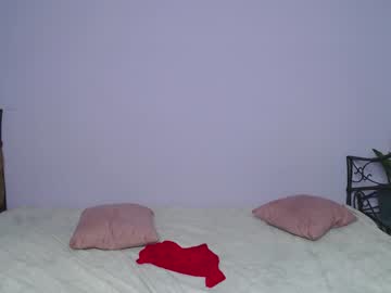 girl
        breeding_material cam image #2221215