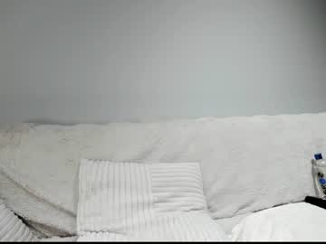 girl
        aria_diaz cam image #2498340
