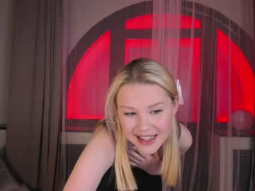 girl
        betty_blush cam image #390022