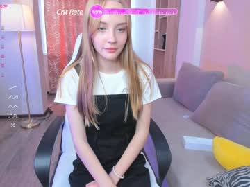 girl
        lolliis cam image #2207559