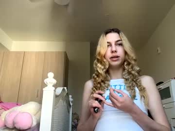 girl
        playboybarbie666 cam image #1852900