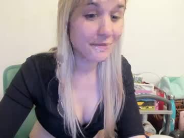 girl
        nocages____ cam image #2950285