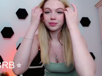 girl
        small_blondee cam image #1648219
