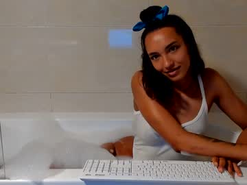 girl
        alice_bane cam image #1949551